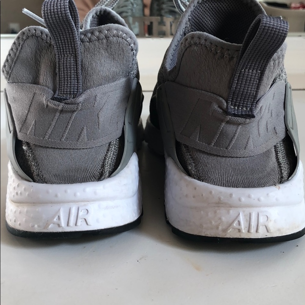 Nike Air Huarache Grey Tennis Shoes
